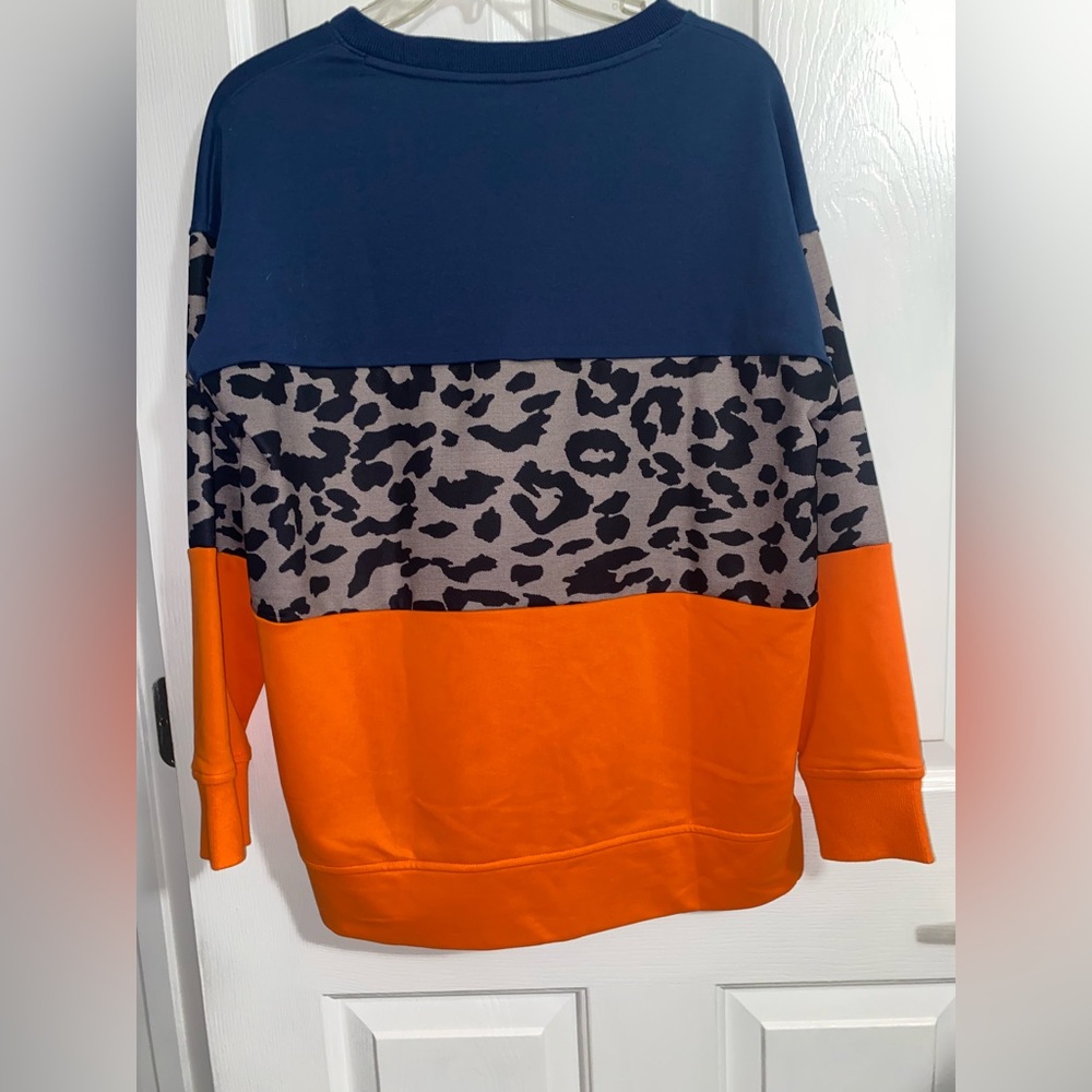 Colorblock Leopard Print Sweater - Picture 6 of 11